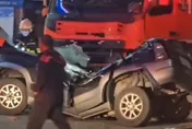 影/台東加油站外驚傳3車相撞！轎車嚴重變形　1人命危