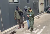 影/飛官辛柏毅失聯一夜！慈母拄拐杖飛花蓮尋兒