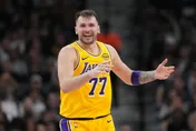 NBA/東契奇空砍超狂大三元！湖人不敵馬刺終止3連勝