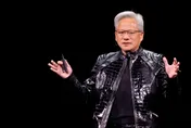 又去吃炸雞！黃仁勳與韓SK集團崔泰源在美會面　雙方千金相見歡