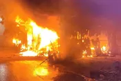 影/台中資源回收廠「爆炸狂燃」陷火海　消防局籲周遭快關窗