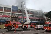輔大教研室起火　警消出動60人迅速控制火勢