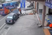 影/直擊！高雄酒駕撞飛行人肇逃　惡男1小時後落網遭羈押