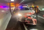 雪隧急煞釀追撞！小客車頭變廢鐵　北上車流回堵4公里