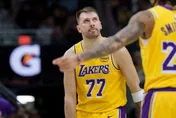 NBA/湖人團隊外線熄火！ 東契奇42分做白工　不敵國王吞3連敗