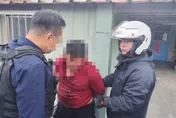 岡山警強勢執法！毒駕拒檢衝撞警車　火速圍捕壓制移送