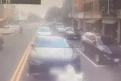 400萬名車被拖！車主撕封條偷上車裝睡　為省600恐吃官司