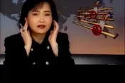 影/沈春華被爆炸聲嚇到摀耳　20年前主播台經典鏡頭曝光