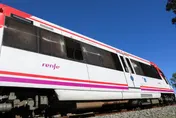一周內4起事故！西班牙火車遭起重機吊臂擊中車窗　6人受傷