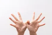 情人節性病疫情攀升！16歲少女「手腳脫屑」竟染梅毒