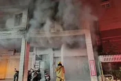 轟！基隆民宅「車庫爆炸大火」驚悚直擊　8人急逃