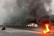 影/真的燒胎了！台62線貨櫃車「爆胎又起火」