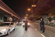 高雄警追緝拒檢車輛遭衝撞　「連開15槍」仍被逃逸