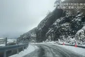 台14甲線高海拔路段積雪未融＋結冰　今17時起封路
