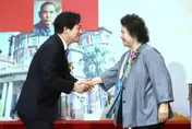 陳菊請辭監察院長獲准　外甥立委、子弟兵曝花媽心境