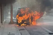 北投警車故障突起火燃燒！「整輛陷火海」驚悚畫面曝