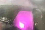 影/債務糾紛！旗山惡煞砸窗丟鞭炮炸車　現場火光畫面曝