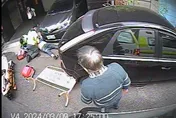 台中消防員跪地搶救25分鐘！奇蹟獲救美籍男跨海尋恩人
