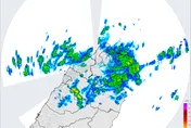 華南雲系東移！深夜雨彈襲新北、基隆　降雨警戒區曝光