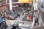 影/台南驚傳「隨機砍人」！派出所前歹徒持刀亂砍3人緊急送醫