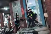 影/台南「派出所門口隨機砍人」最新！染血20公分足療刀曝光