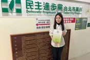 沈伯洋帶小雞掃街「名單沒有她」　陳怡君：很失落、難過