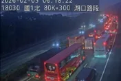 影/塞爆！國1湖口段北向大翻車　「停車場」畫面曝