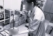 影/玻璃瓶砸頭！高雄超商28歲正妹店員滿臉血　驚悚畫面曝光