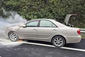 假日驚魂！　國3龍潭火燒車...駕駛見苗頭不對趕緊下車