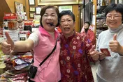 楊瓊瓔掃街巧遇「瓊瓔」！談黨內初選喊：尊重制度、願受檢驗