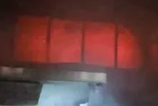 影/宜蘭市延平路深夜住宅火警！1人OHCA　疑似仍有1人受困