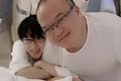 明金成逝世4週年！愛妻獨扛家計育龍鳳胎　吐心聲喊：想你了