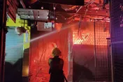 泰國洽圖洽市集昨晚驚傳大火！28店鋪燒毀、無人傷亡