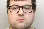惡魔在人間！英國30歲幼師侵犯多名男童　最小受害者僅2歲