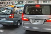 搜索7小時！檢調開2輛車赴立院　從高金辦公室帶走9箱證物、1台主機