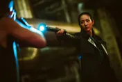 《匿殺》大陸狂賣21億！張鈞甯「1打10」嚇壞媽媽　笑喊：以後在家不能太嘮叨