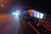 影/國3深夜驚魂！駕駛疑恍神擦撞釀禍　4車遭波及
