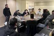 影/北市東區民宅藏職業賭場　警逮12人扣千萬賭資