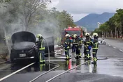 初一驚傳火燒車！北投洲美快速道路濃煙狂竄