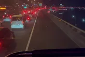 影/拋甩「國5停車場」！她搭客運北上沒塞　1個小時到台北
