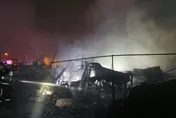 天公生半夜不平靜！溪湖加油站前空地大火　工寮被燒光