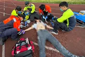 致死性心律不整！新竹17歲高中生跑4圈倒地　CPR+3次電擊救回