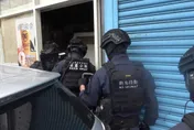 影/大麻植栽場隱身二手車行　警逮4嫌扣870活株