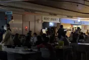 高雄義享天地突停電　傳民眾電梯受困、摸黑用餐