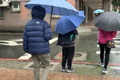 午後變天！明鋒面來襲雨彈開炸3天　半個台灣濕答答