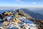 美哭了！玉山氣象站積雪5公分　今晨迎絕美日出