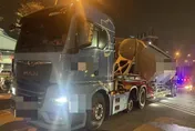國1彰化段17車追撞！半聯結車爆胎　輪胎皮散落惹禍