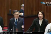 卓榮泰拿紙袋稱單據、與藍委舌戰爆怒　韓國瑜妙語解衝突