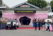 影/一路好走！金錢豹董事長王其俊告別式「員工全體出席」