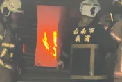 2月才被毒駕衝撞！台南連棟鐵皮屋大火延燒7間　機車行夫妻受困成焦屍